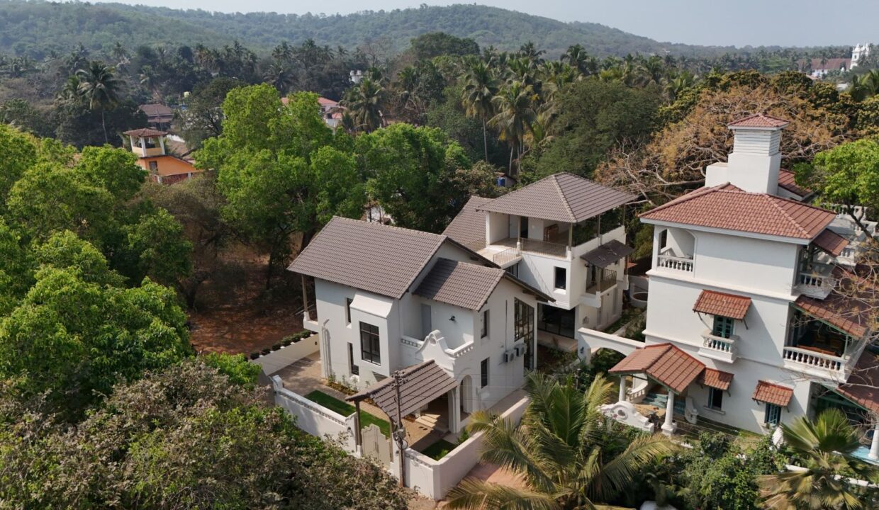 4bhk fully furnished standalone luxury villa for sale in goa India (3)