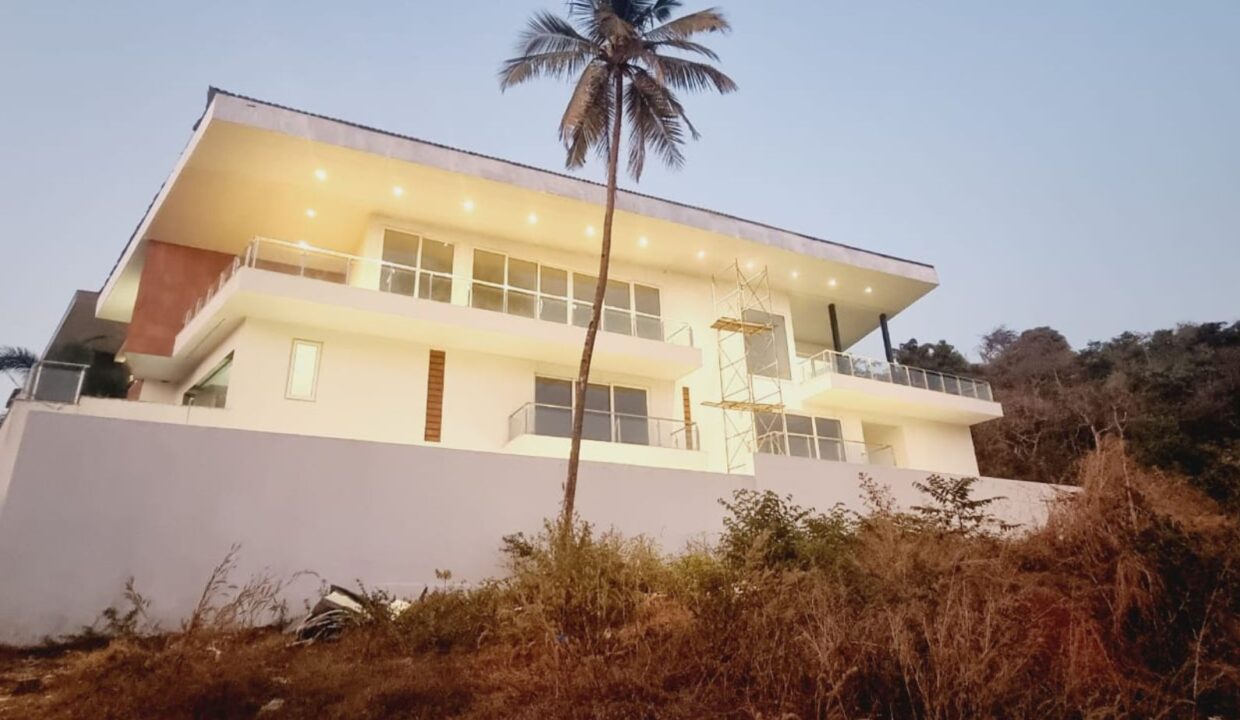 5bhk fully furnished standalone luxury villa for sale in goa India