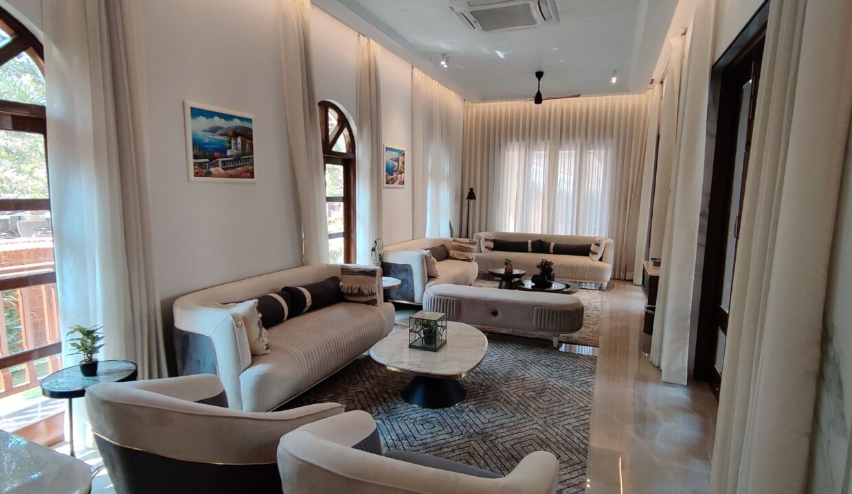 5bhk fully furnished standalone luxury villa for sale in goa India