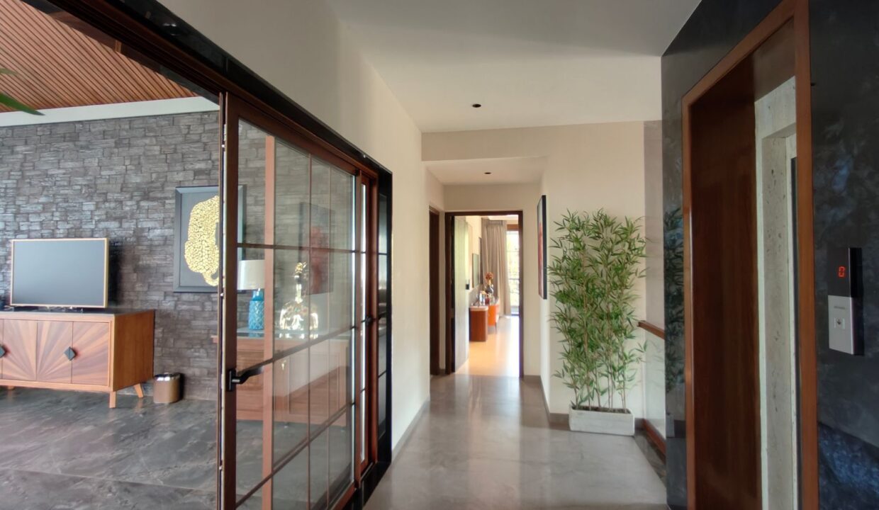 5bhk fully furnished standalone luxury villa for sale in goa India