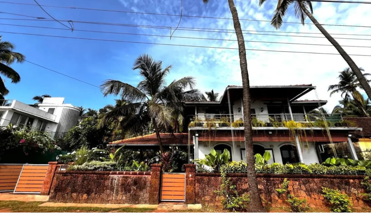 4bhk-River facing villa-for-sale-in-goa-goa-villa-goa-properties-villa-for-rent-luxury-villas-house-for-sale-in-goa-plots-for-sale-farmhouse-in-goa-goa-listings (3)