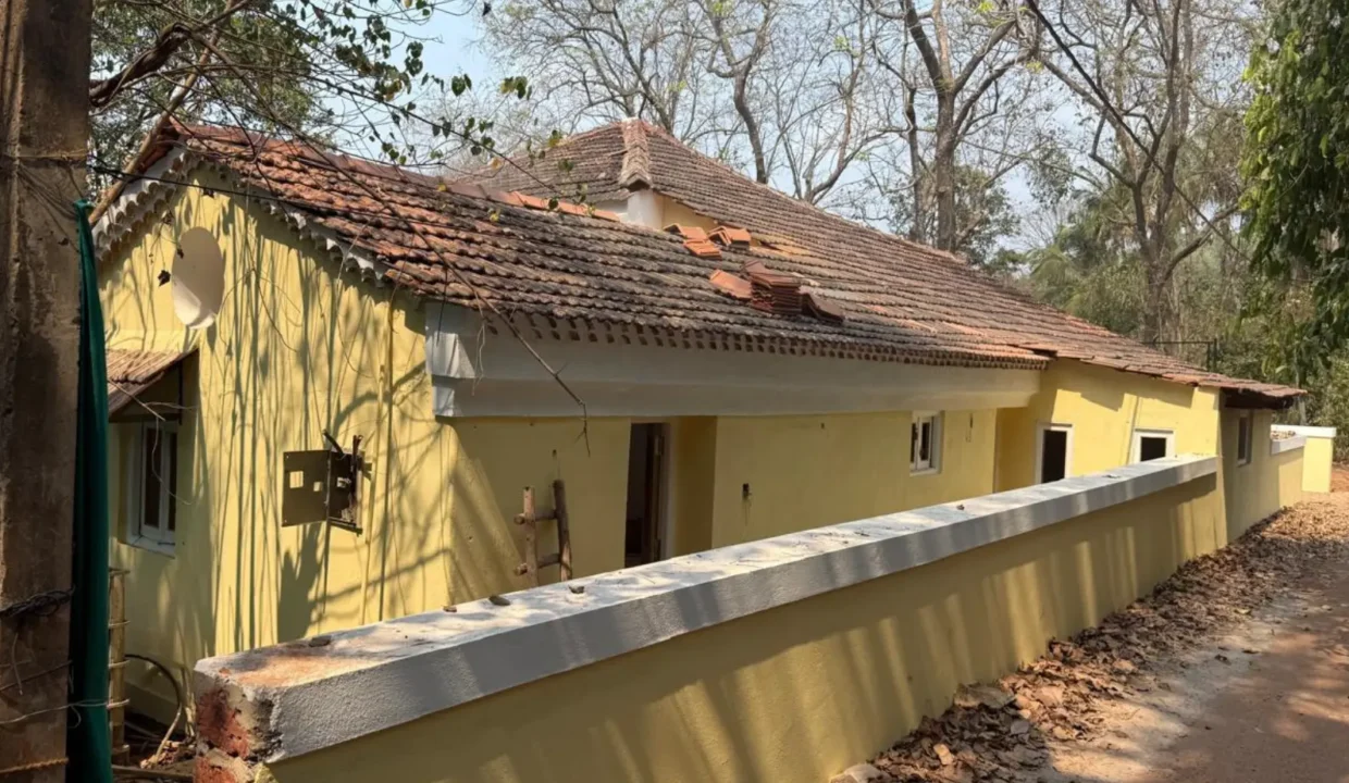 4bhk-old-portuguese-villa-for-sale-in-goa-goa-villa-goa-properties-villa-for-rent-luxury-villas-house-for-sale-in-goa-plots-for-sale-farmhouse-in-goa-goa-listings (1)